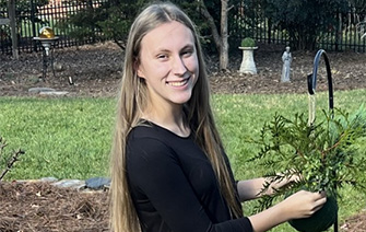 Riley receives Garden Club Scholarship